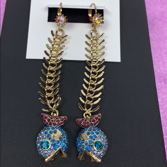 Betsey Johnson CATCH of the day earrings - Picture 6 of 6
